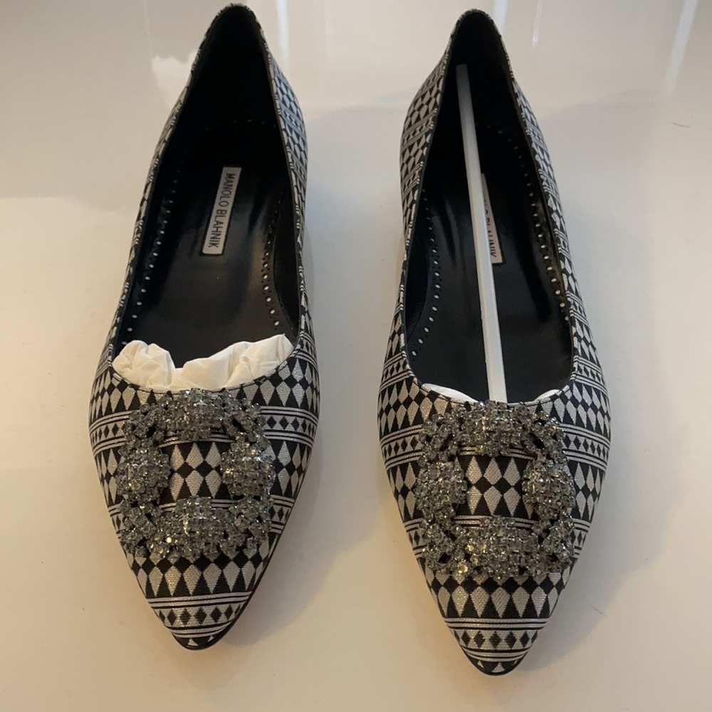 NEW Manolo Blahnik Embellished Flats, Size 39 - Picture 1 of 8